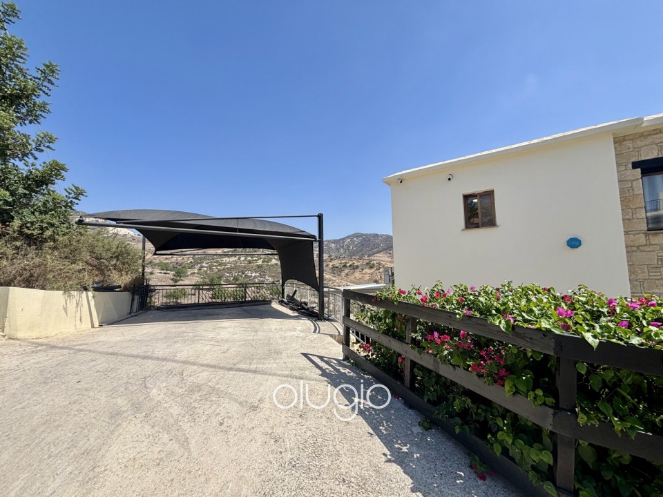Detached Villa For Sale  in  Peyia