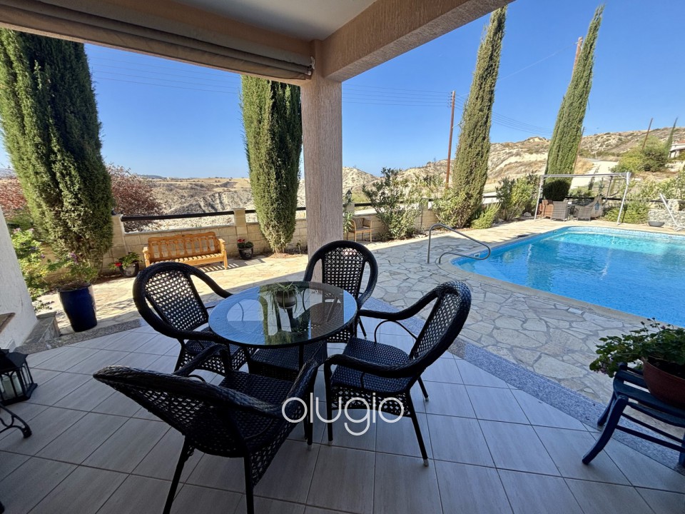 Detached Villa For Sale  in  Peristerona