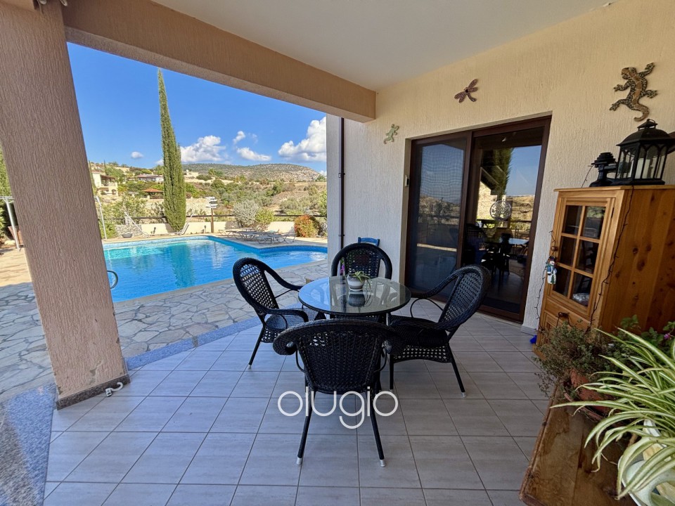 Detached Villa For Sale  in  Peristerona