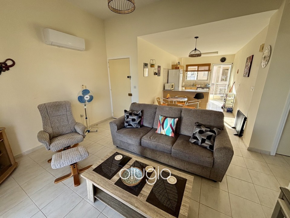 Apartment For Sale in Chloraka