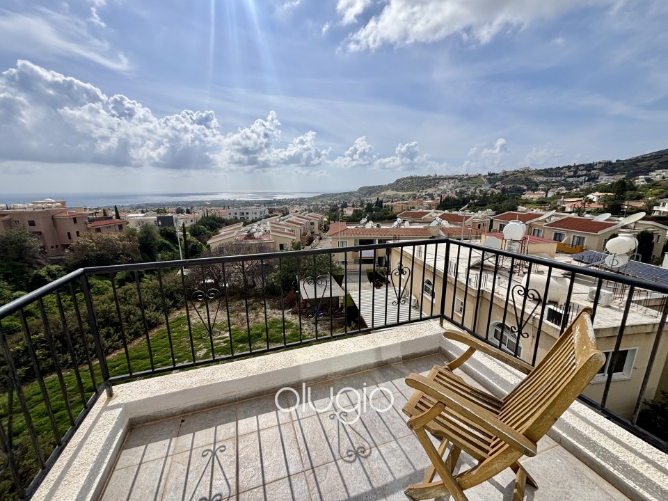 Town House For Sale  in  Peyia