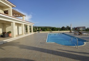 Detached Villa For Rent in Sea Caves - St.George