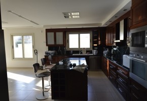 Detached Villa For Rent in Sea Caves - St.George