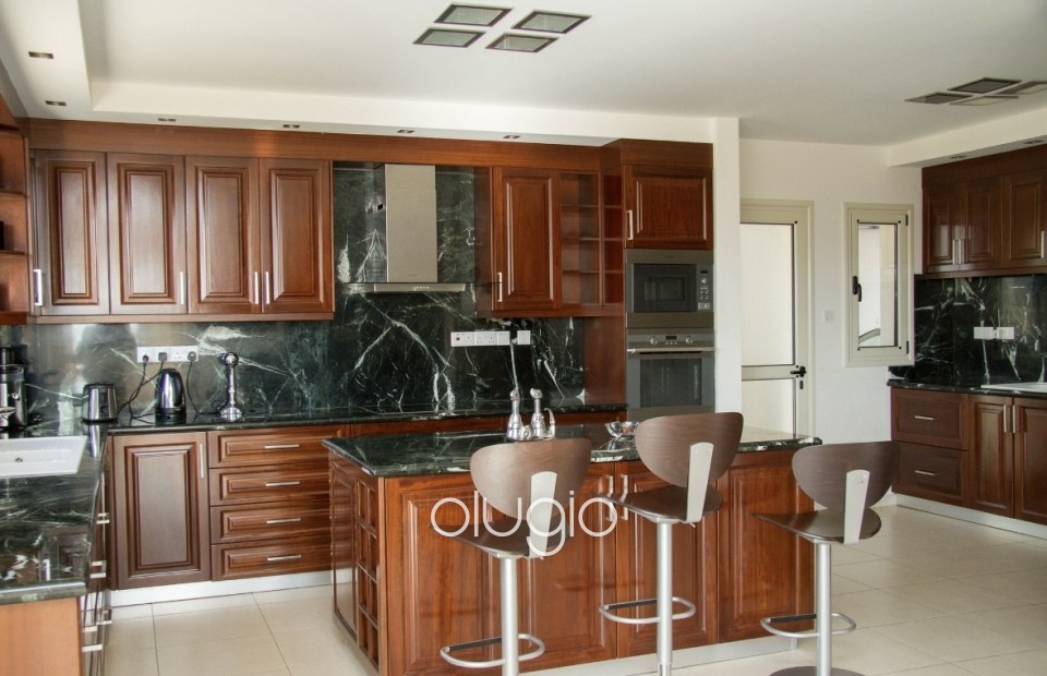 Detached Villa For Rent in Sea Caves - St.George