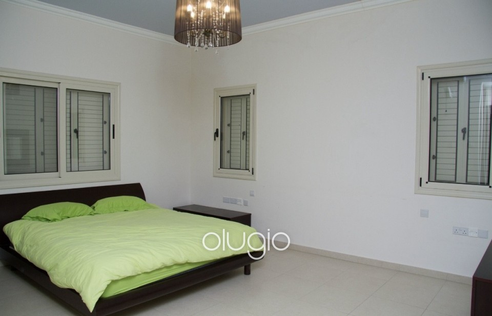 Detached Villa For Rent in Sea Caves - St.George