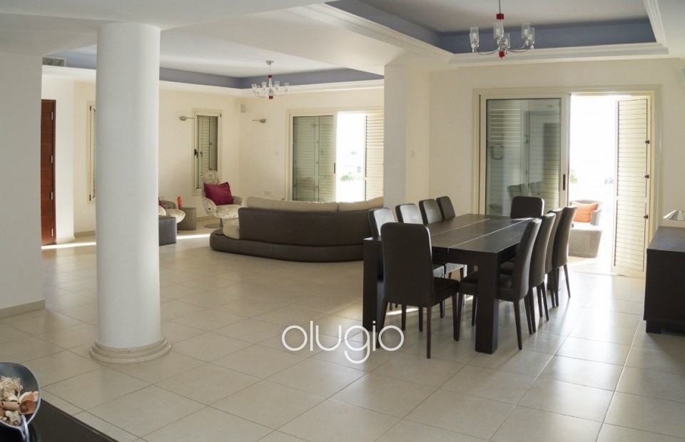 Detached Villa For Rent in Sea Caves - St.George