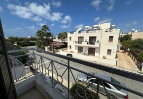 Town House For Rent in Tombs of the Kings