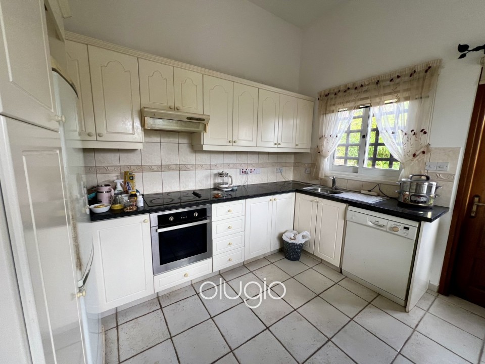 Detached Villa For Rent in Kamares - Tala