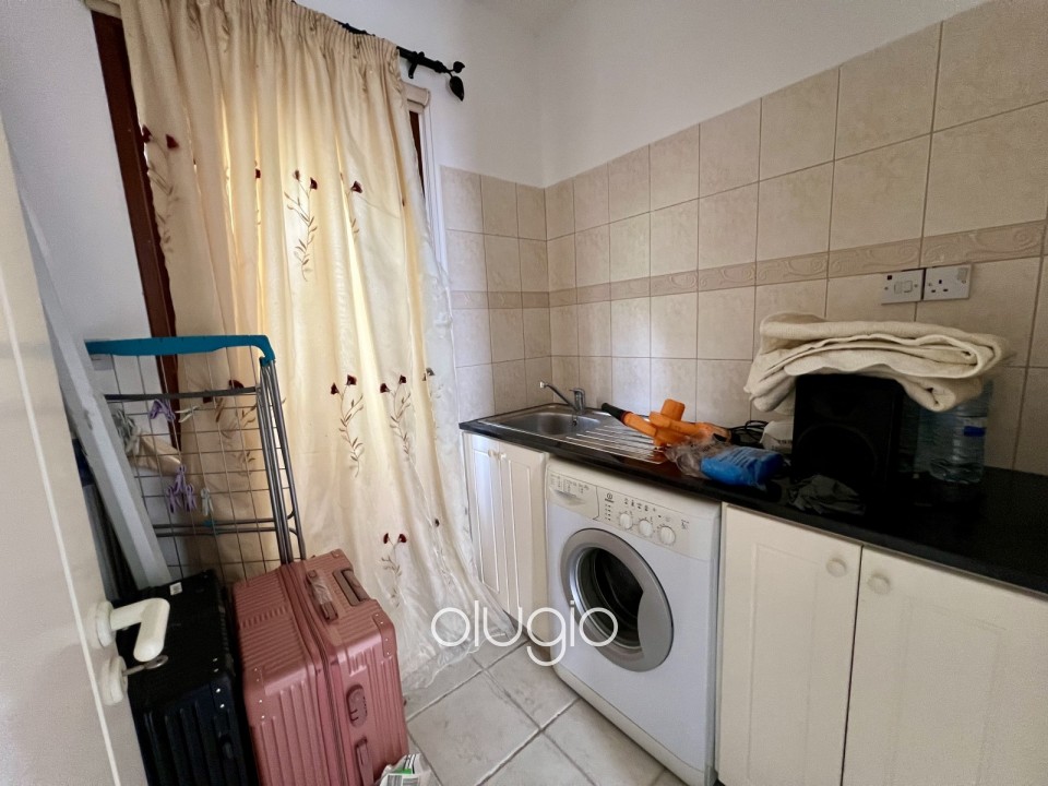 Detached Villa For Rent in Kamares - Tala