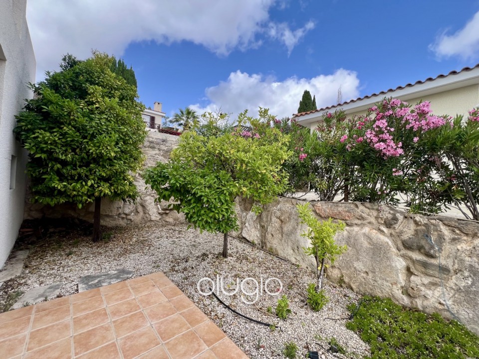 Detached Villa For Rent in Kamares - Tala