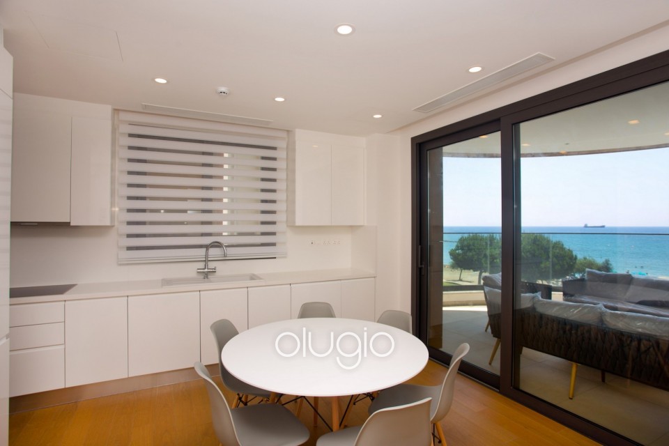 Apartment For Rent in Molos
