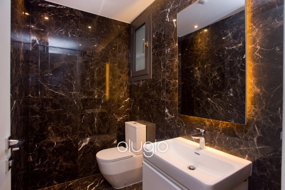 Apartment For Rent in Molos