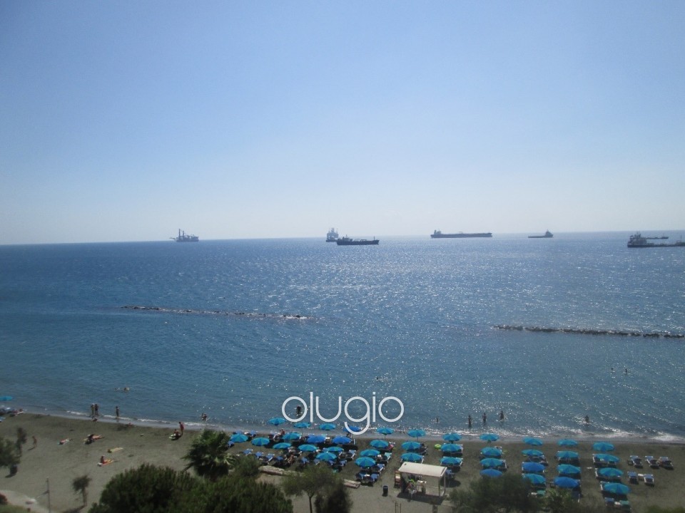 Apartment For Rent in Molos