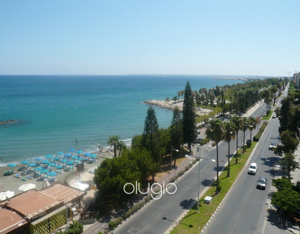 Apartment For Rent in Molos