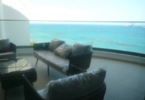 Apartment For Rent in Molos