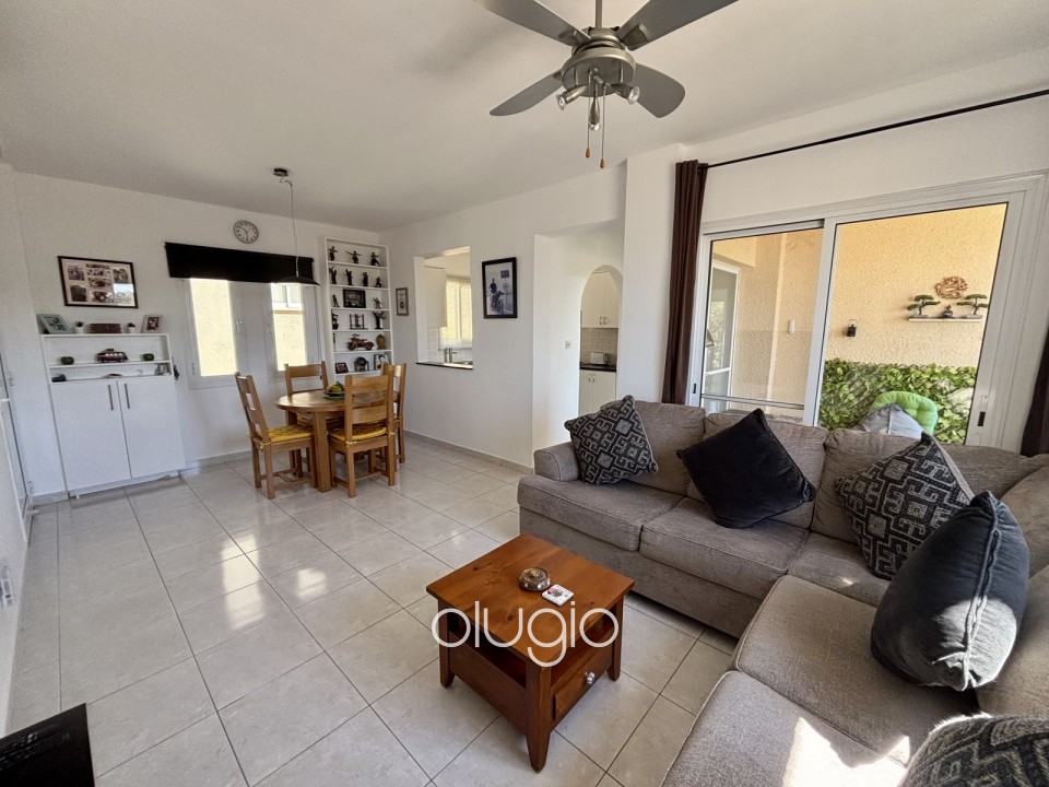 Apartment For Sale in Peyia