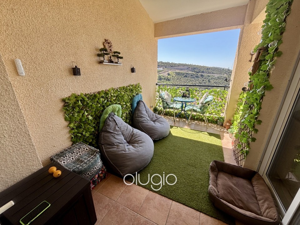 Apartment For Sale in Peyia