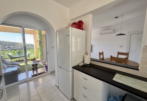 Apartment For Sale in Peyia