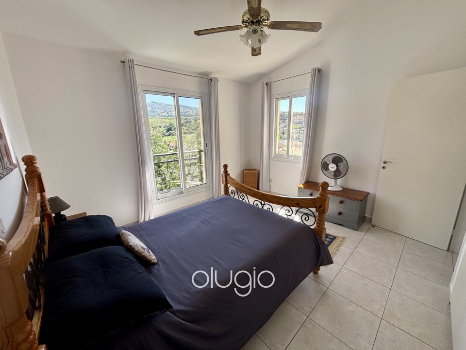 Apartment For Sale in Peyia