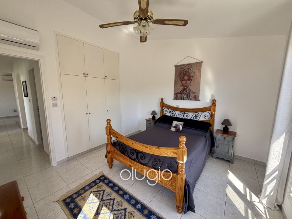 Apartment For Sale in Peyia