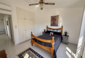 Apartment For Sale in Peyia