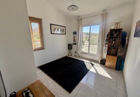 Apartment For Sale in Peyia