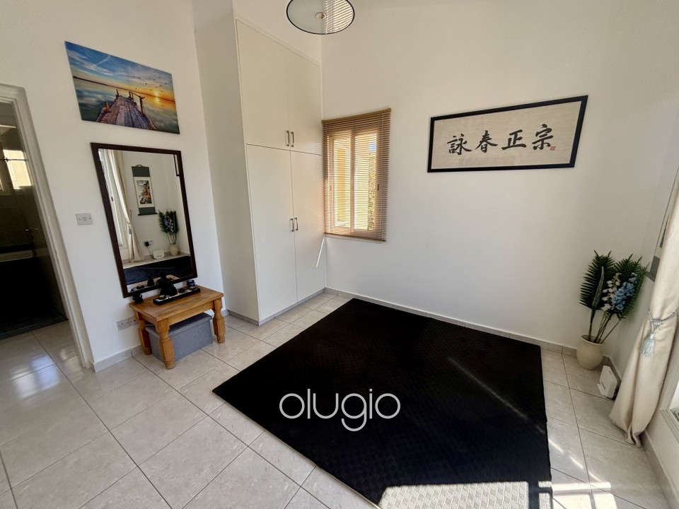 Apartment For Sale in Peyia