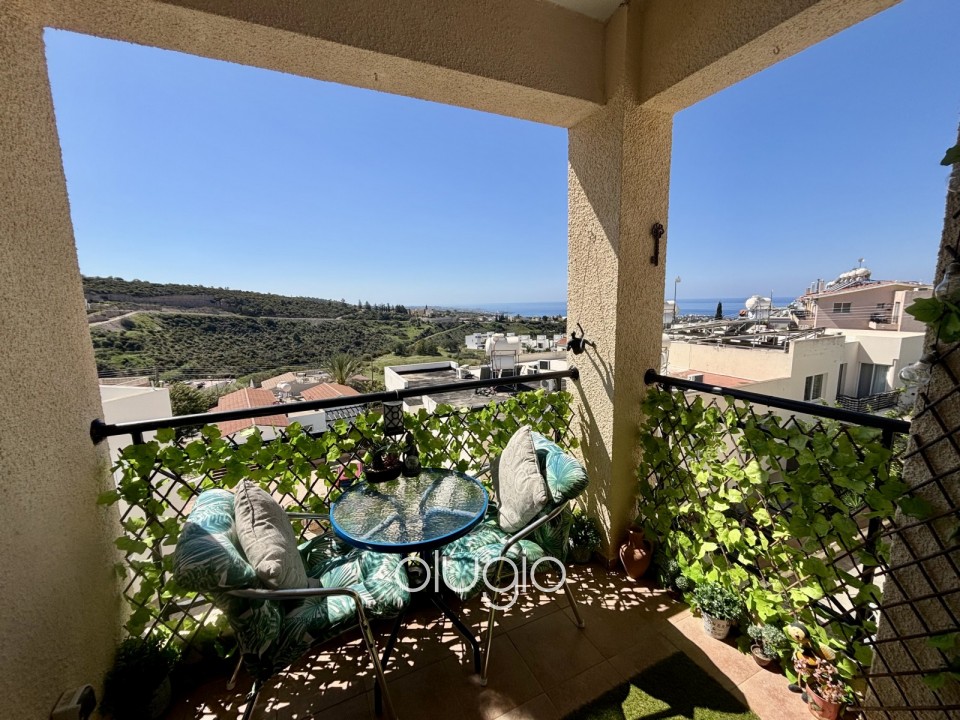 Apartment For Sale in Peyia