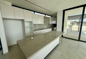 Detached Villa For Sale in Peyia