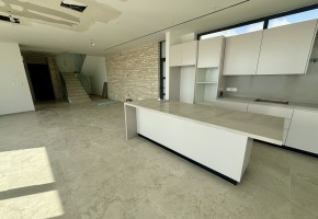 Detached Villa For Sale in Peyia