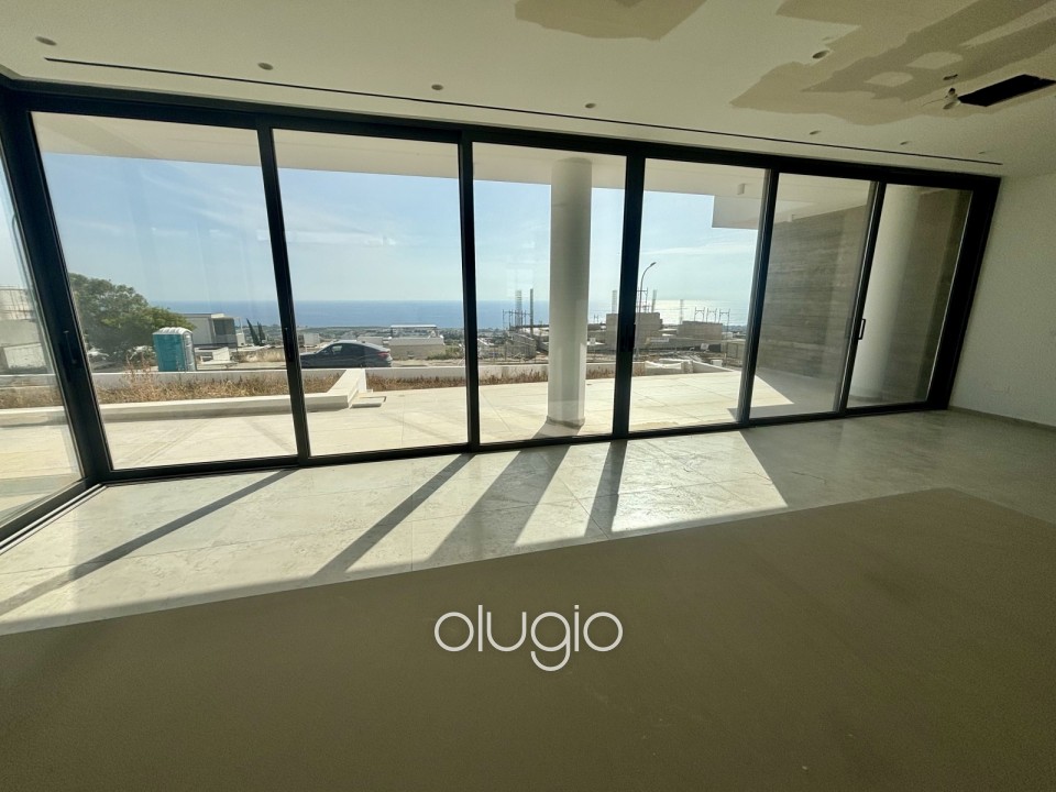 Detached Villa For Sale in Peyia