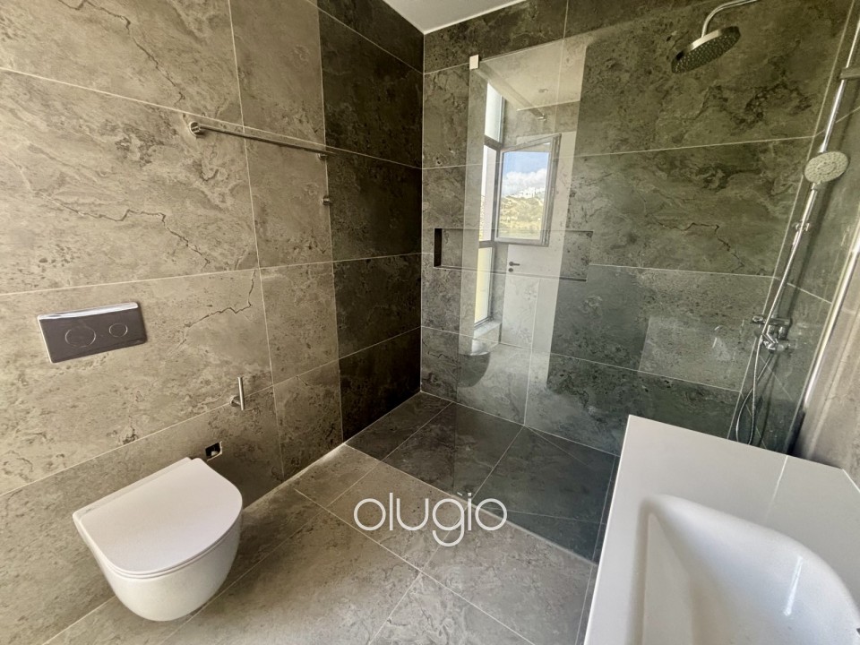 Detached Villa For Sale in Peyia