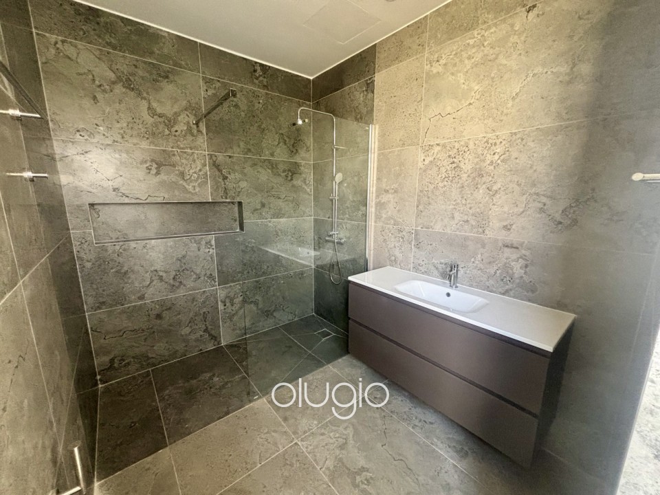 Detached Villa For Sale in Peyia