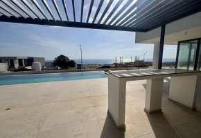 Detached Villa For Sale in Peyia