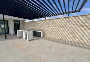 Detached Villa For Sale in Peyia