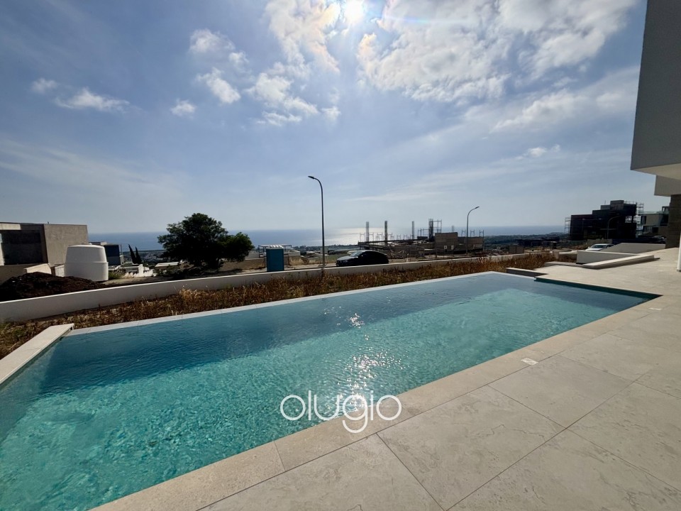 Detached Villa For Sale in Peyia