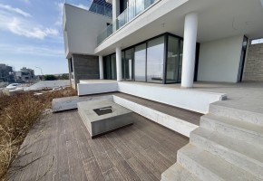 Detached Villa For Sale in Peyia