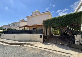 Detached Villa For Sale in Peyia, Paphos - SL24267