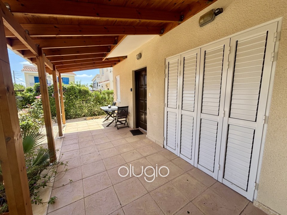 Detached Villa For Sale in Peyia