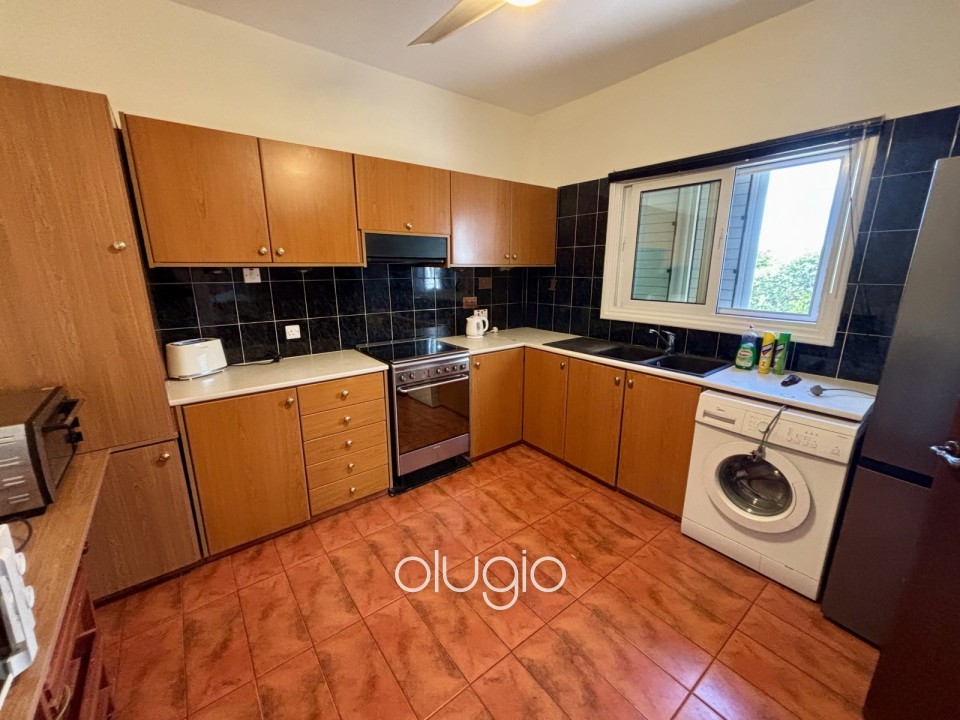 Detached Villa For Sale in Peyia