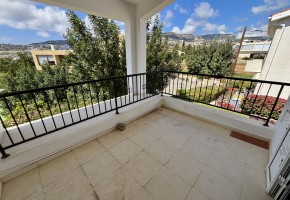 Detached Villa For Sale in Peyia