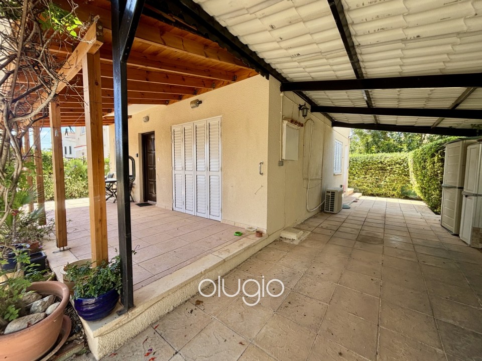 Detached Villa For Sale in Peyia