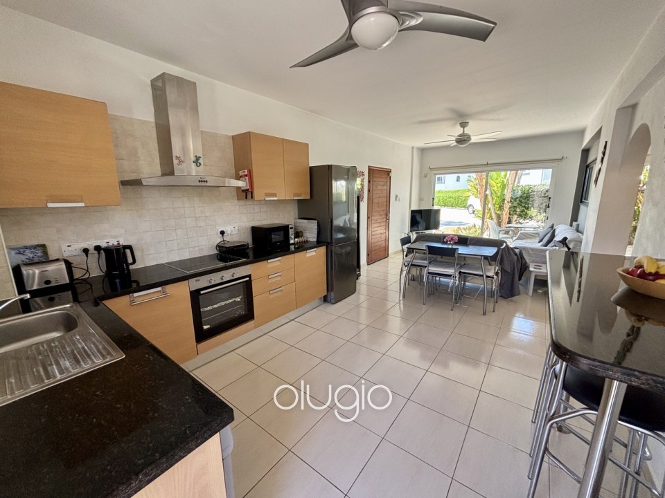 Apartment For Sale in Peyia