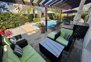 Apartment For Sale in Peyia