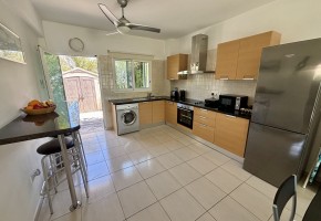 Apartment For Sale in Peyia