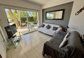 Apartment For Sale in Peyia