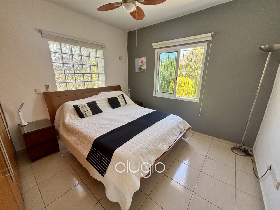 Apartment For Sale in Peyia