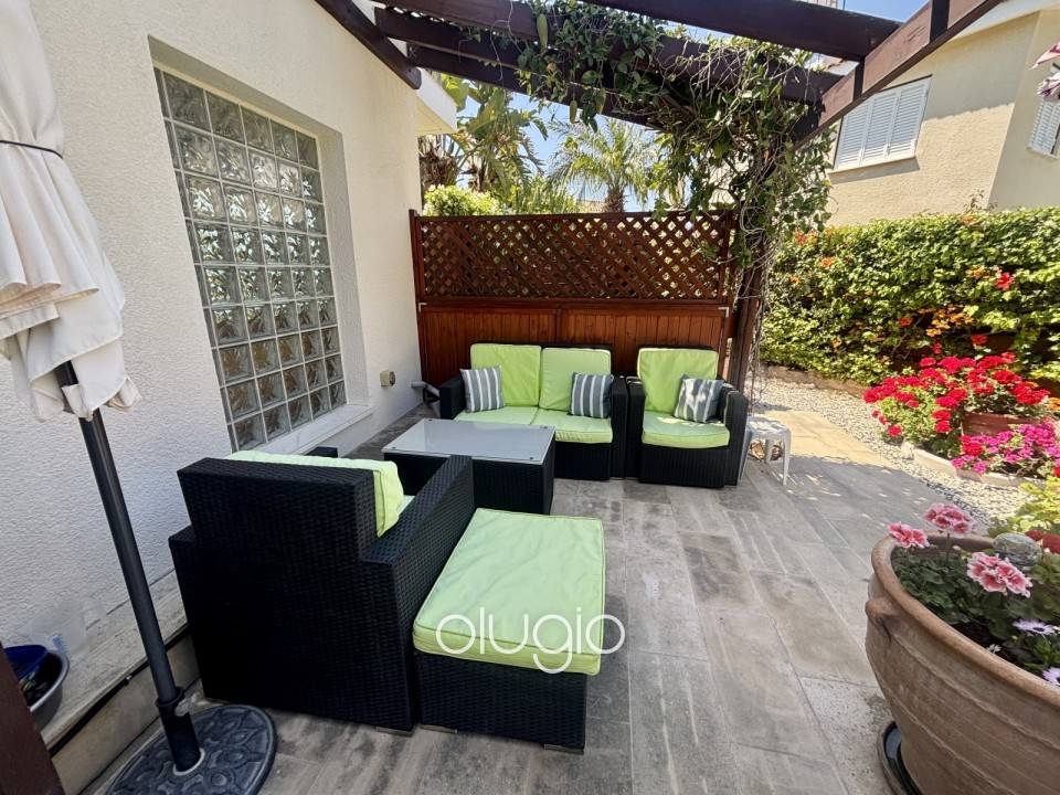 Apartment For Sale in Peyia