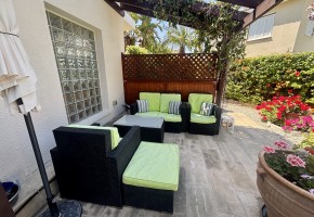 Apartment For Sale in Peyia