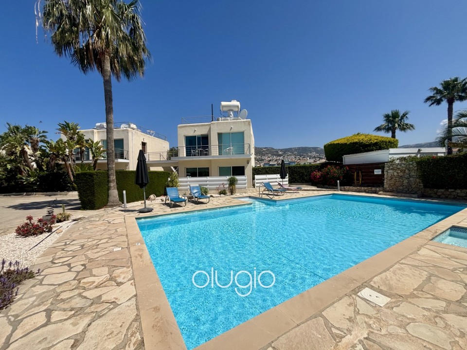 Apartment For Sale in Peyia